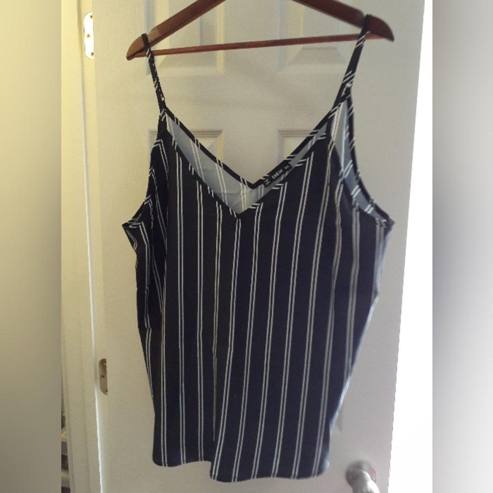 🩷🛍️ 2 for 1: ENDS SUNDAY! SHEIN Striped Cami - Picture 3 of 5
